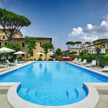 Hotel Apuana Marina di Pietrasanta Exterior photo