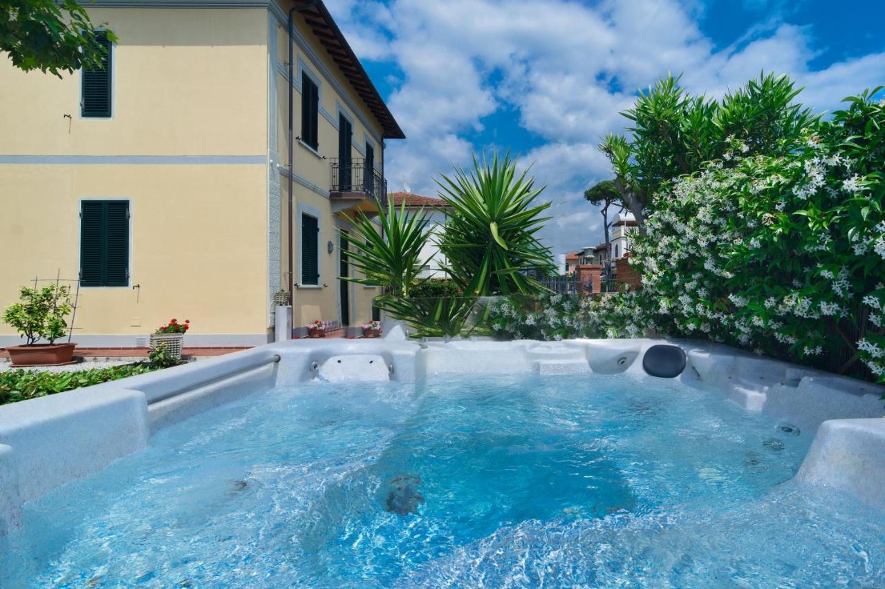 Hotel Apuana Marina di Pietrasanta Exterior photo