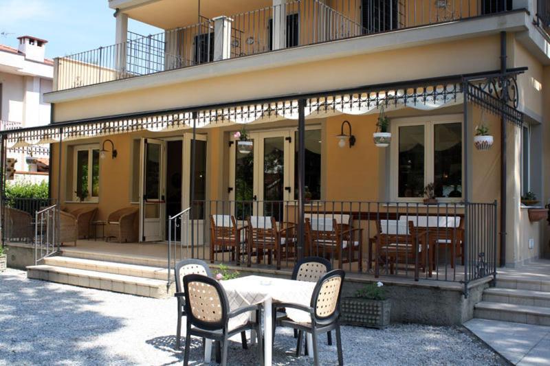 Hotel Apuana Marina di Pietrasanta Exterior photo