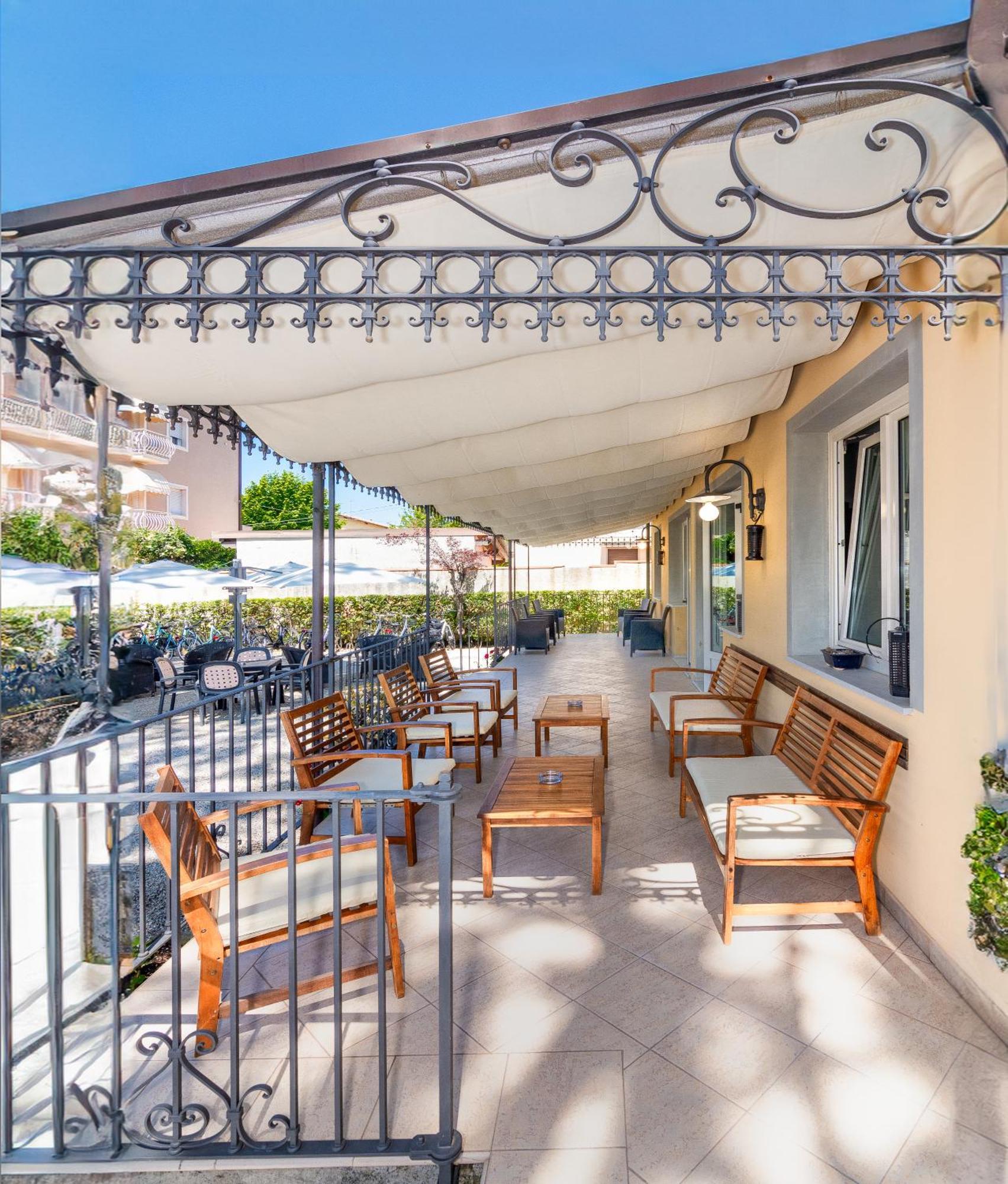 Hotel Apuana Marina di Pietrasanta Exterior photo