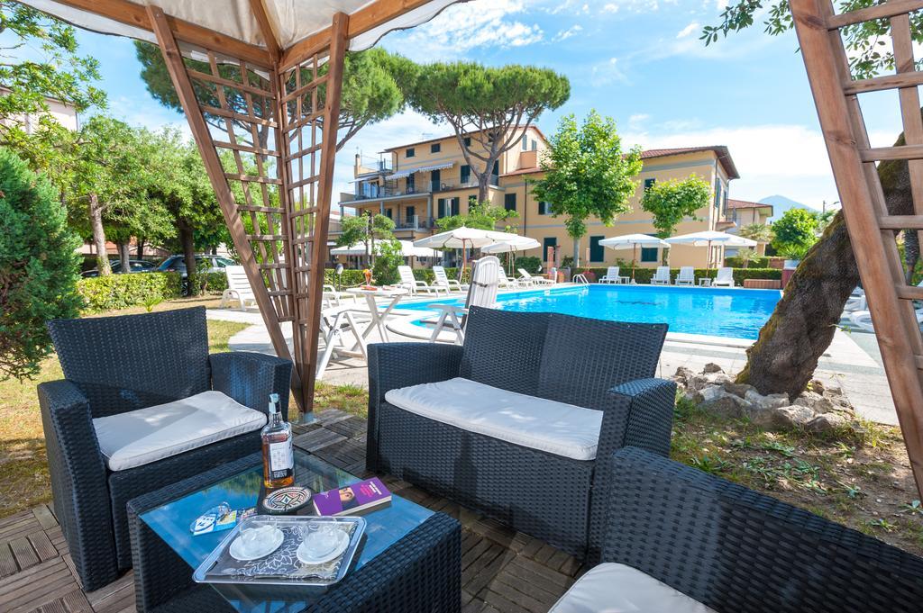 Hotel Apuana Marina di Pietrasanta Exterior photo